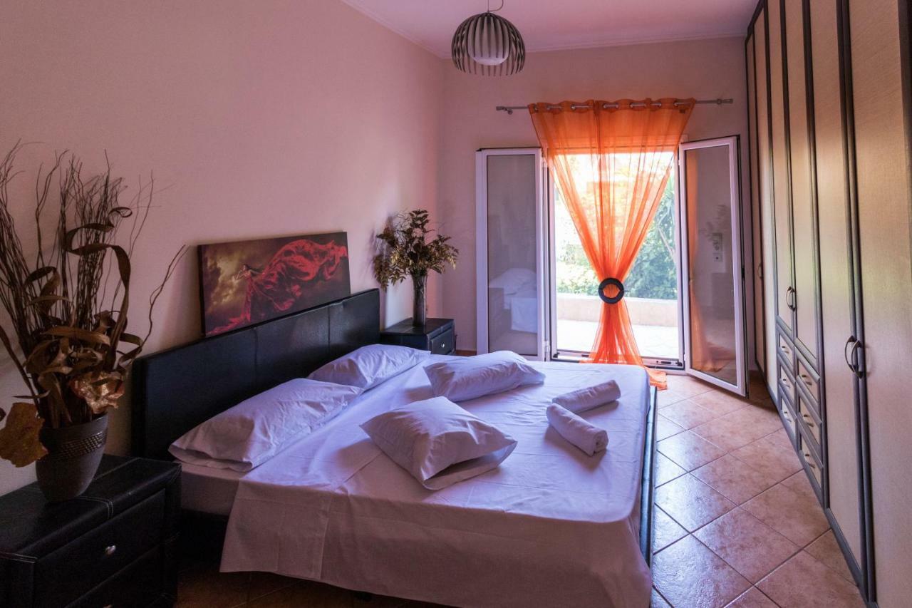Traditional Fishing Village Apartments Mpoukaris Ngoại thất bức ảnh